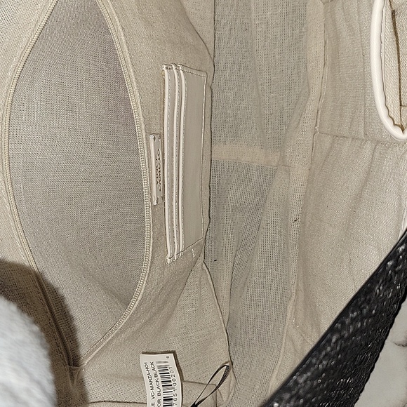 Vince Camuto - Picture 4 of 4